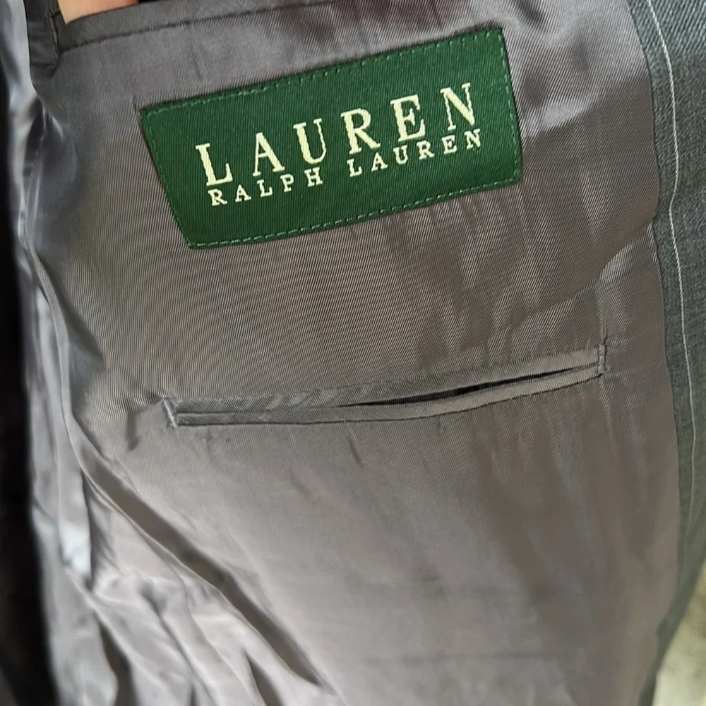 Lauren Ralph Lauren 100% Wool Pin Stripe Gray 2 Piece Suit. Size 40R
